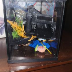 Misc. Fish Tank Gear With figurines