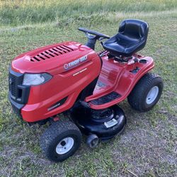 Troy Bilt Bronco  Lawn Tractor 