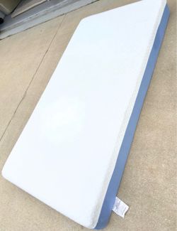Selling a twin-size foam mattress.