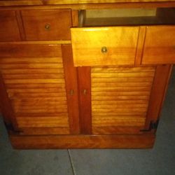 1970s Ethan Allen Baumritter  Maple Cabinet

REDUCED