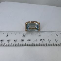 18k Yellow Gold Aquamarine.  Ring Size 6.25