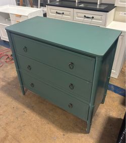 Modern Dresser for Bedroom, 32 inch Wide Chest of Drawers with Metal Ring Pulls, Large Nightstand, Green(Some damages on Top)