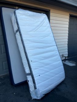 Twin size mattress new