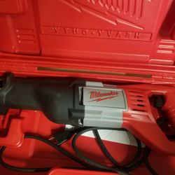 Milwaukee 12 Amp SAWZALL Reciprocating Saw with Case