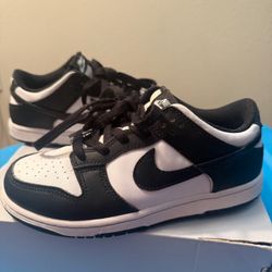 Nike Kids' Dunk Low 'Panda' White/Black. Size 2Y. 