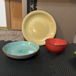 24 Piece Gibson Dinnerware set