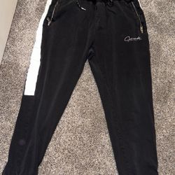 $8 Only! Large Jogger (small hole in middle)