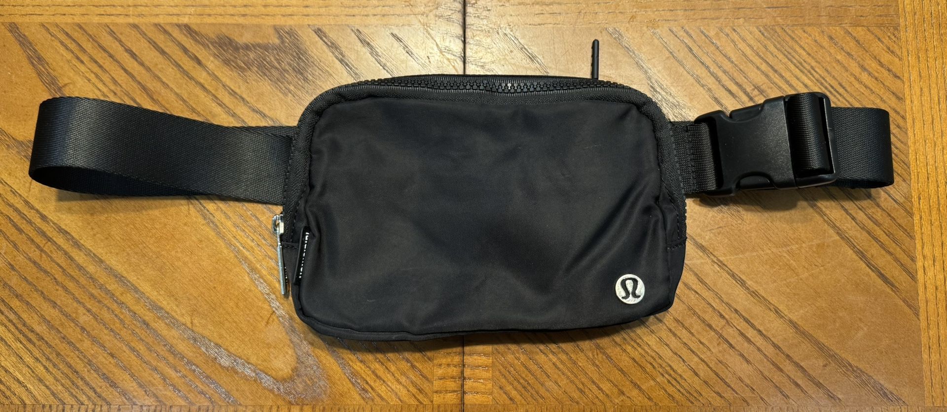 Black Lululemon Everywhere Belt Bag