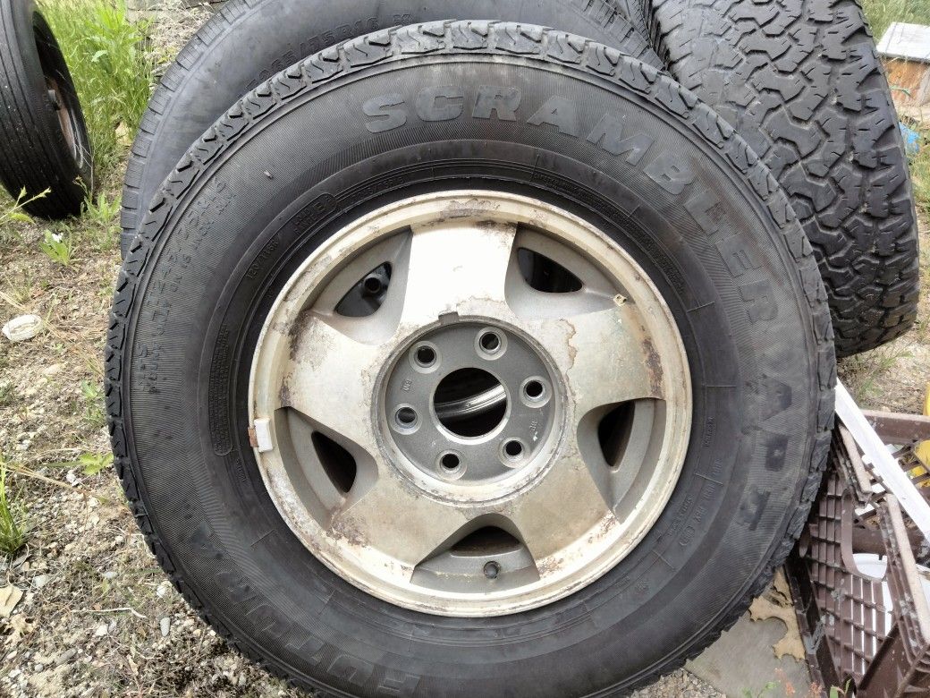 1 Obs Chevy/ Gmc 6 Lug Rim And Tire.