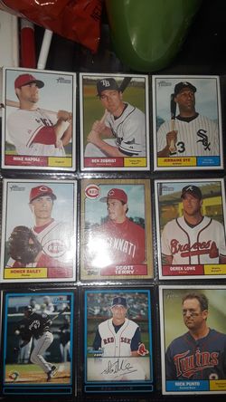 Different variety of baseball cards