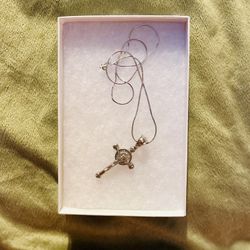 ✨ Vintagee 925 Silver Cross Pendant & Chain ✨