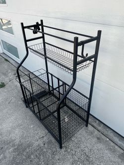 Gym storage rack for balls