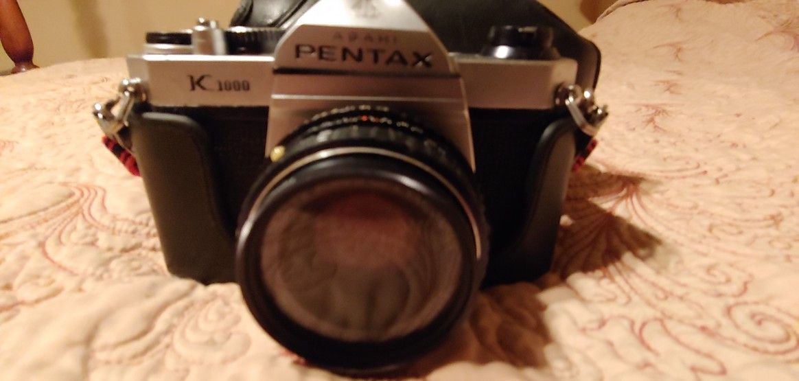 Pentax K 1000 35MM SLR camera