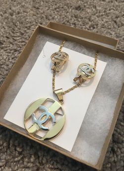 3 piece Earrings, Pendant with Necklace set Chanel two tone silver and gold  14K gold overlay / 3piezas juego de Chanel Aretes, Dije y Cadena 14K baño  for Sale in Downey, CA - OfferUp
