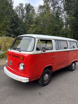 1973 Volkswagen Transporter bus