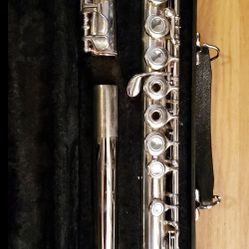 Yamaha Model YFL-281 Silver Plated Open Hole Flute