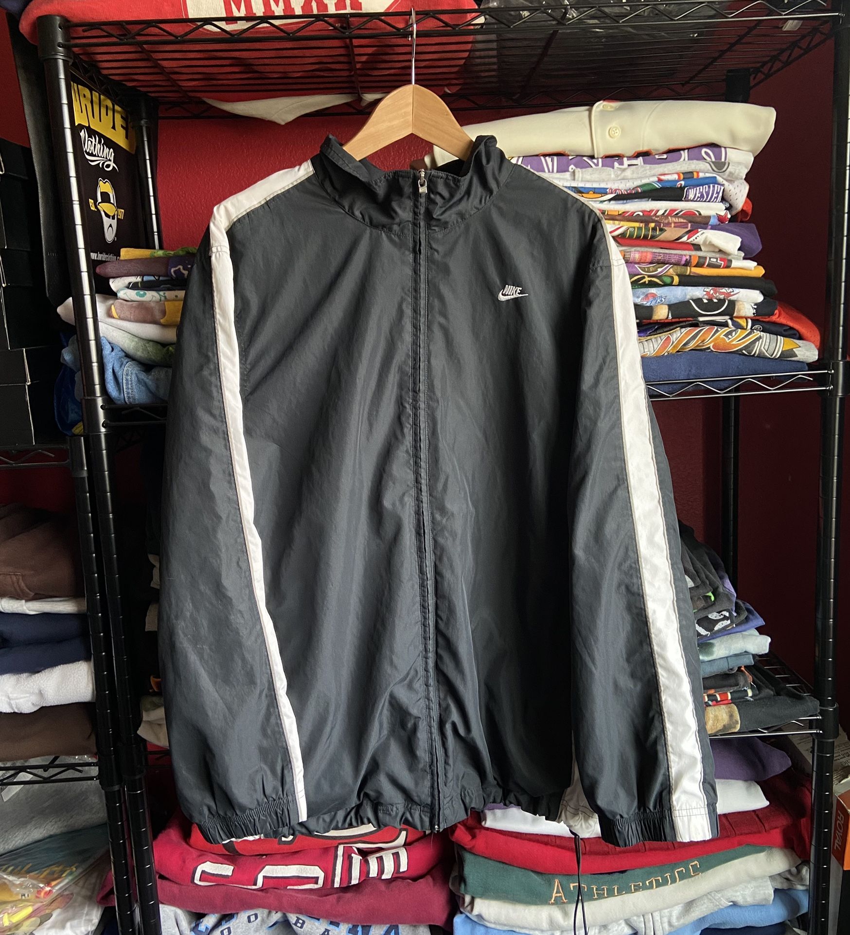 Y2K Nike Windbreaker⚫️🔥 size Large in Men for $30‼️‼️