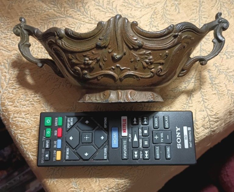 ANTIQUE CAST IRON JARDINIERE