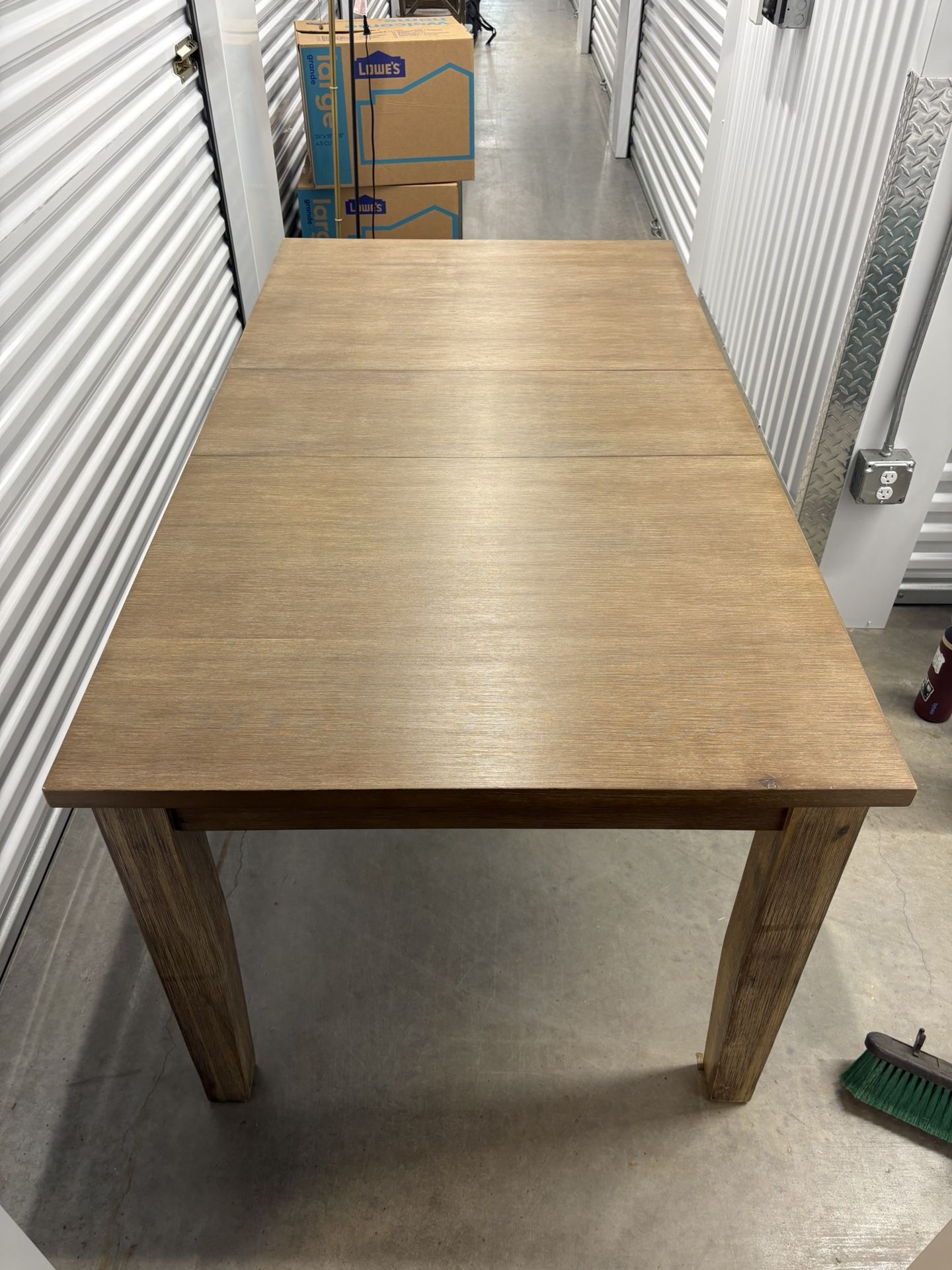 Woodstock Light Tone Extension Table + 6 Chairs 🍽️🪑