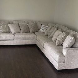 OM• $38 Initial • Brand New// 3 Piece Luxury Sectional 🌞Brand New 