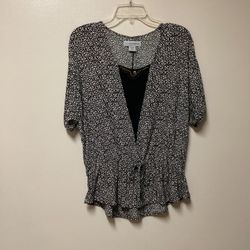 Women’s SAG HARBOR 100% rayon black &  white short sleeve elastic waist top… Size medium
