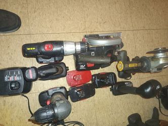 8 Pieces In Working Condition With Charger And Batterys.
