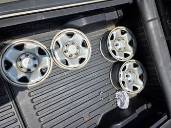 Toyota Tacoma 16 wheels with hub caps