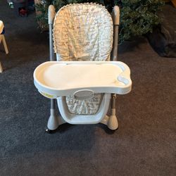 Rolling High chair 