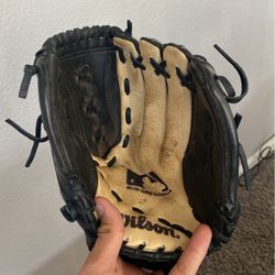 Baseball glove