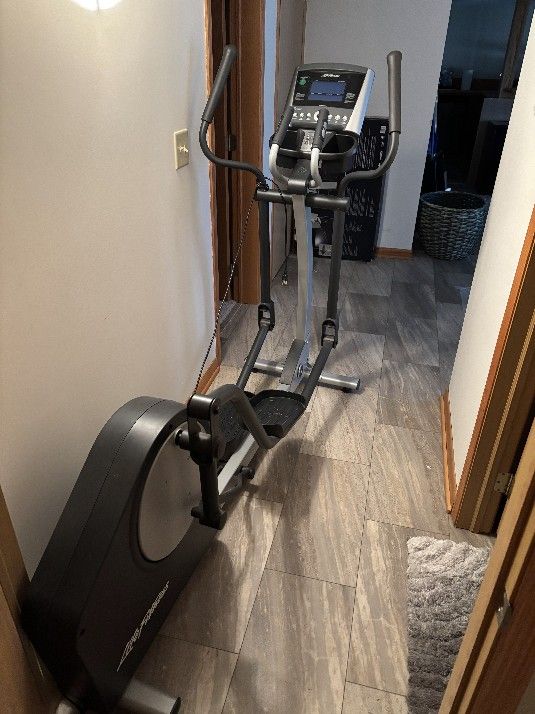 Life Fitness Elliptical - Used Like New