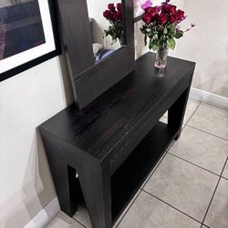 Solid Wood Foyer Table With 3 Drawers & Mirror