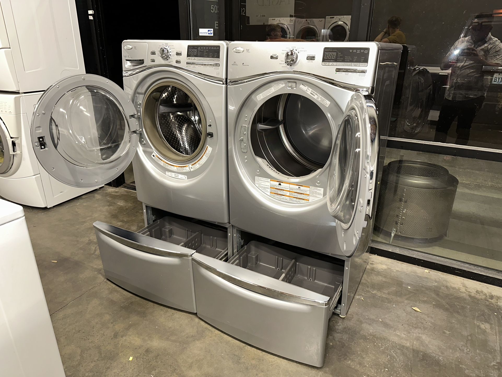 WHIRLPOOL XL CAPACITY WASHER DRYER ELECTRIC SET 