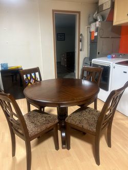Dining table set