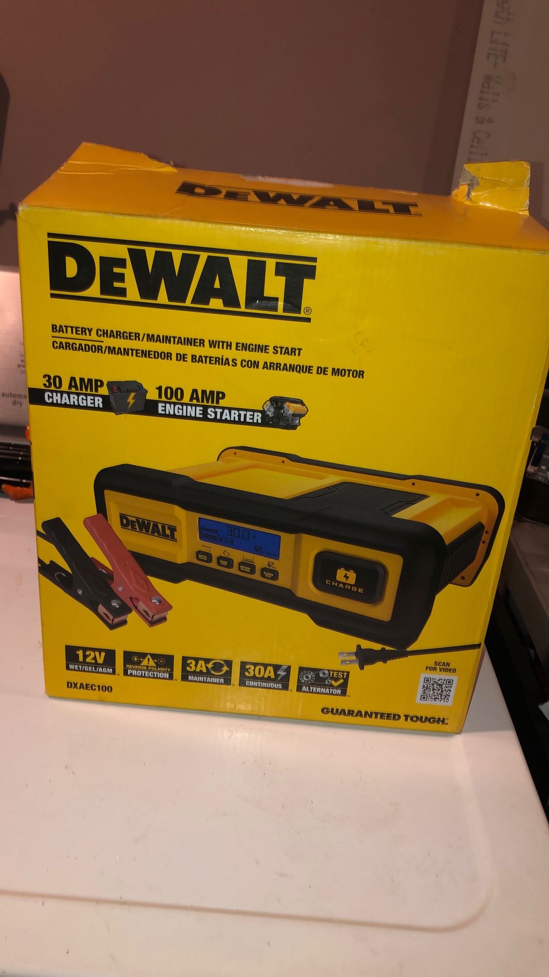 Dewalt Battery Charger /maintainer With Engine Start