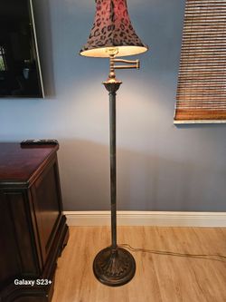 Floor lamp