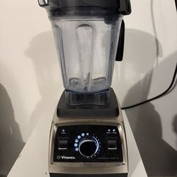Vitamix Commercial Quality Blender