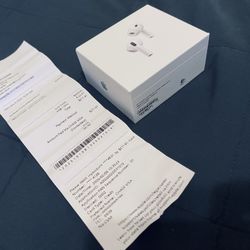 Brand New Sealed, Apple AirPods Pro 3 with receipt. Please read info and check out photos.