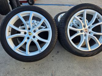 OEM BBS 21" Staggerd Pre-owned PORSCHE CAYENNE S Wheels With PIRELLI Tires