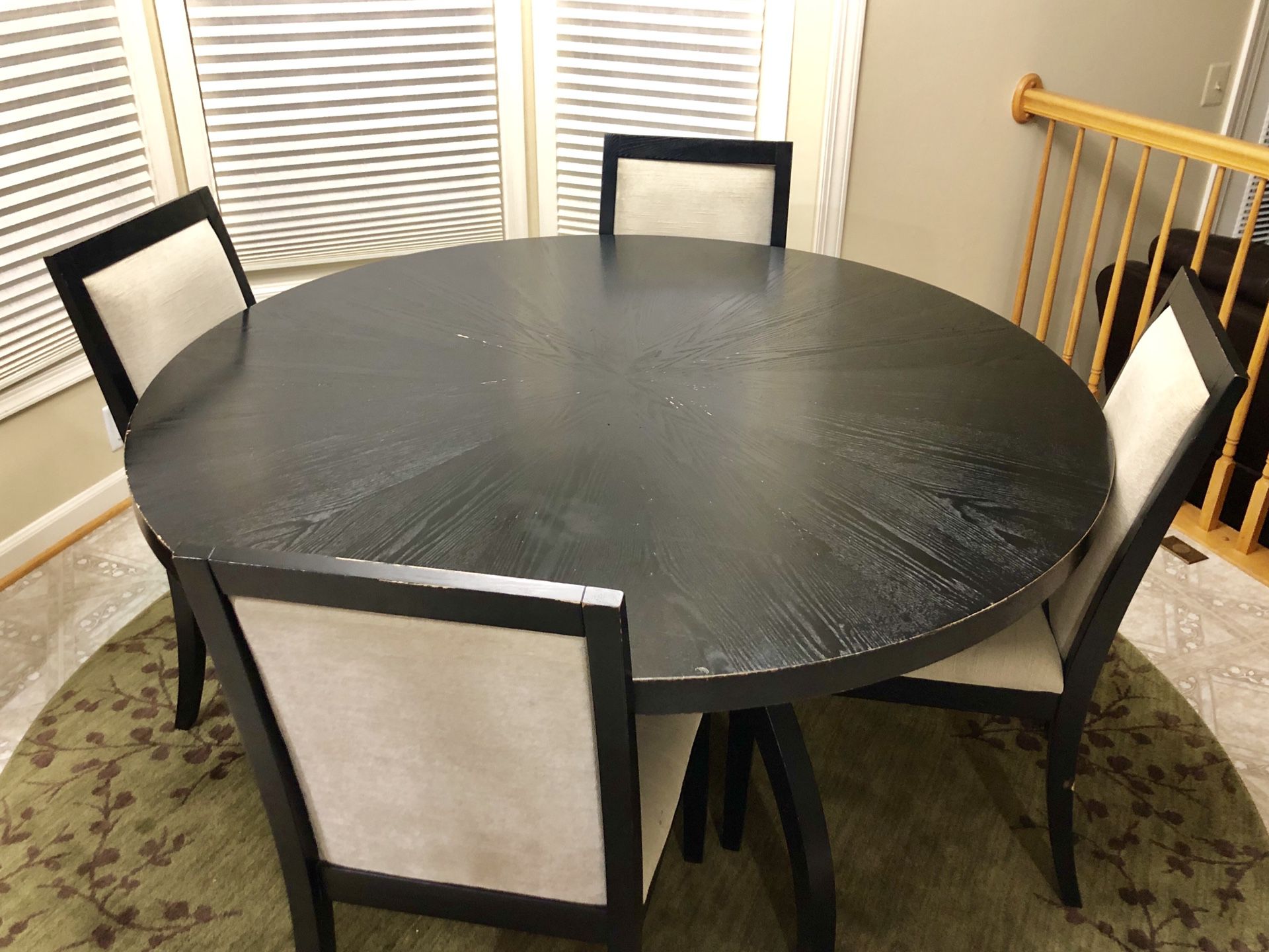 Dining table set (table with 4 chairs) 275OBO