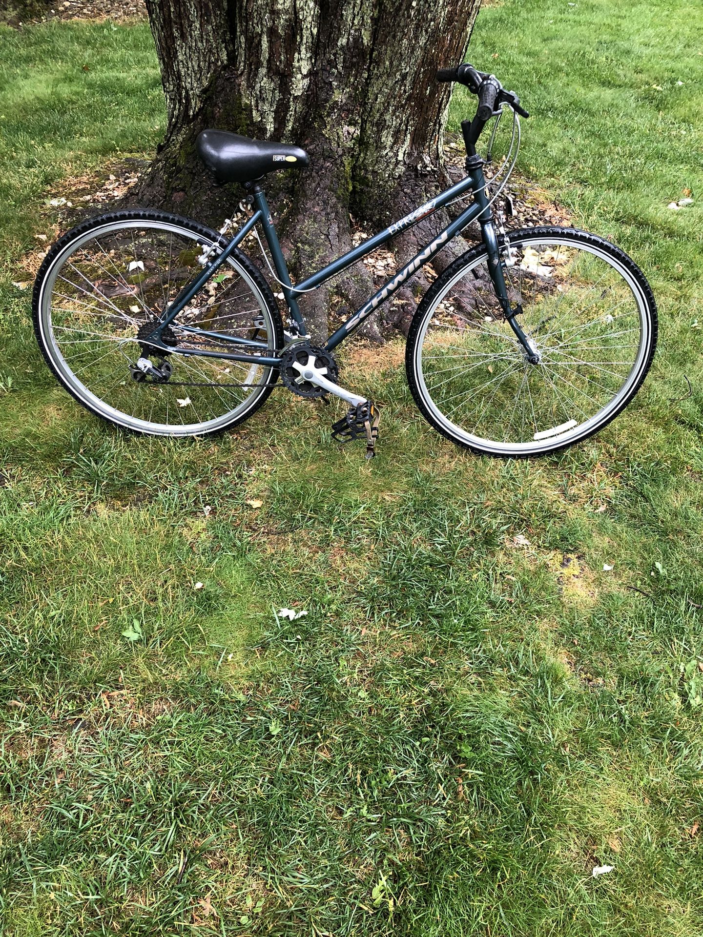 28” Schwinn Hybrid Bike 