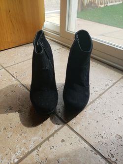 Sude Black ankle wedges