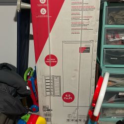 6.5 cu. ft. Upright Freezer in VCM