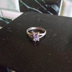 Bueatiful Sterling Silver Amythyst Ring Size 5