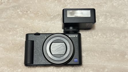 Sony - ZV-1 20.1-Megapixel Digital Camera for Content Creators and Vloggers - Black