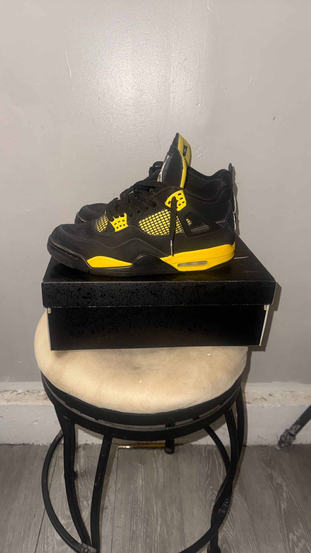 Jordan 4 Thunders Size 11