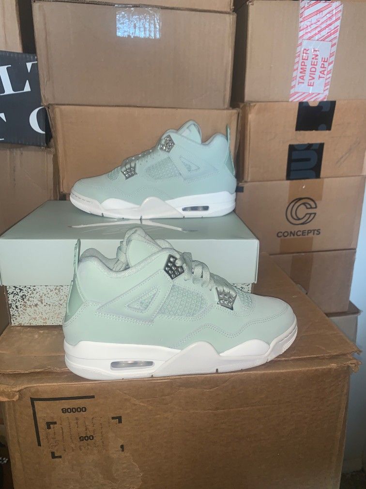 Brand New Nike Air Jordan Retro 4 Seafoam Size 8 Only