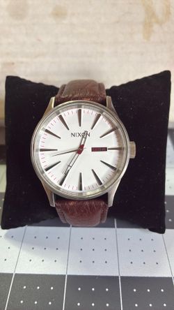 Nixon watch