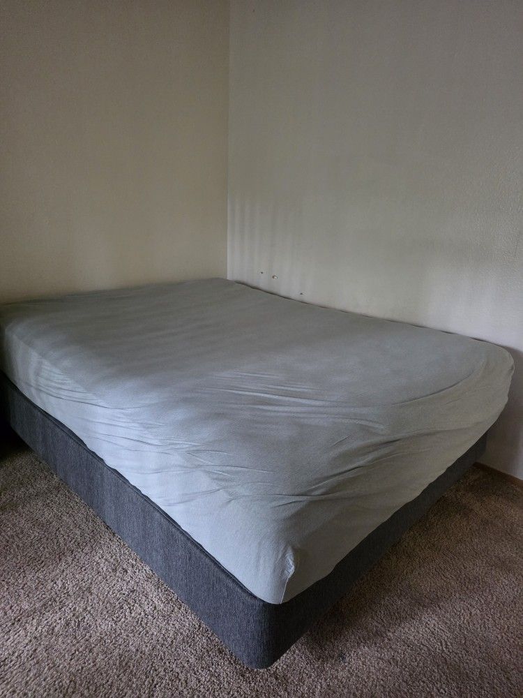 Bed / Cama