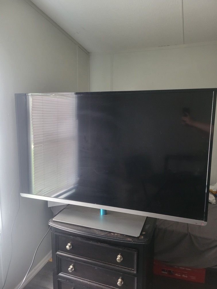 Large 65 In Flat Screen$ 75 Obo