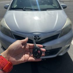 Car Keys/Llaves De Autos/Fobs